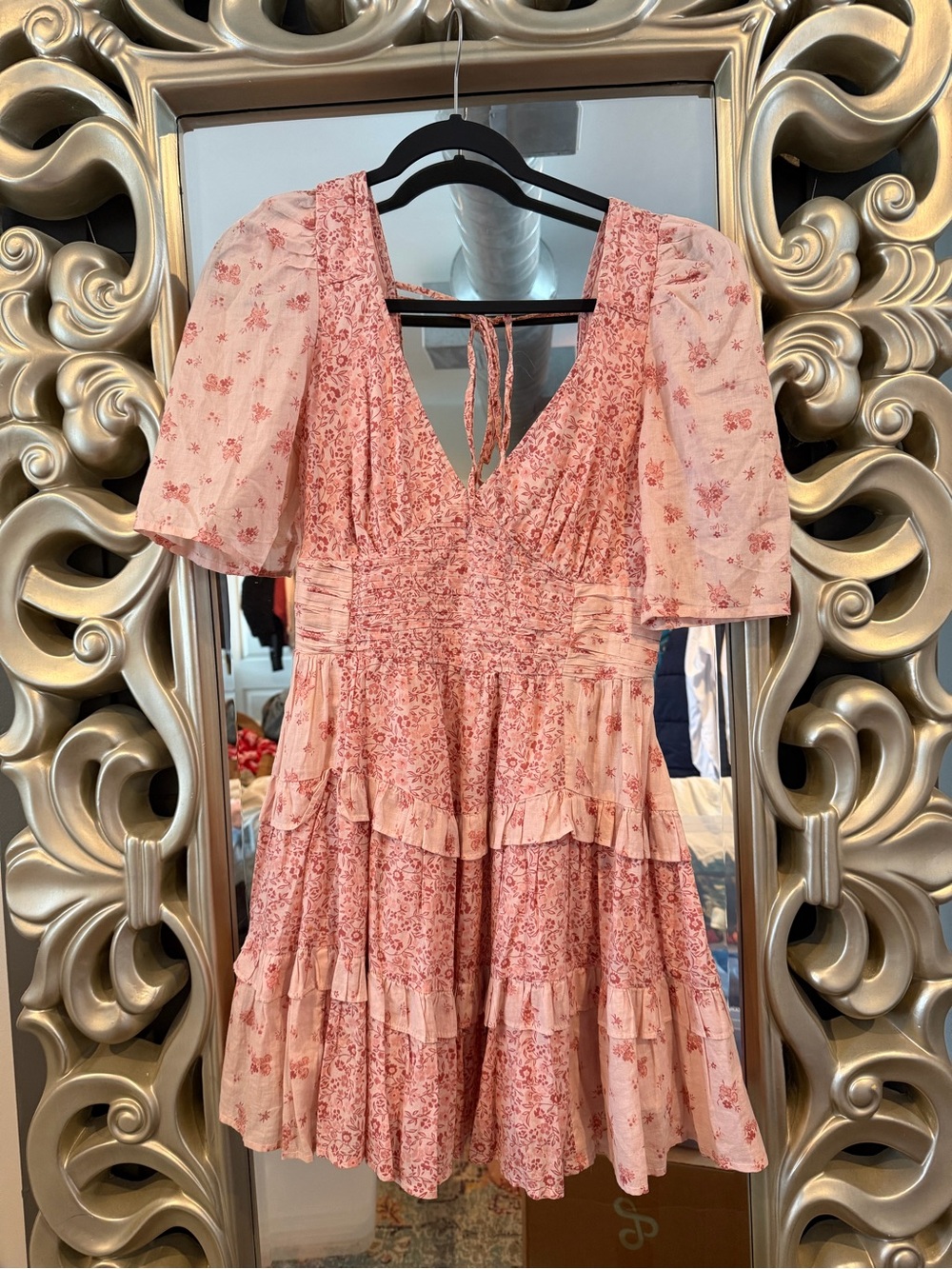 Like New AE Pink Floral V-Neck Open Back Puff Sleeve Mini Dress Small